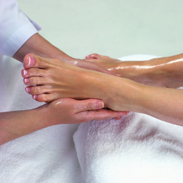 Foot Spa Treatment with Paraffin