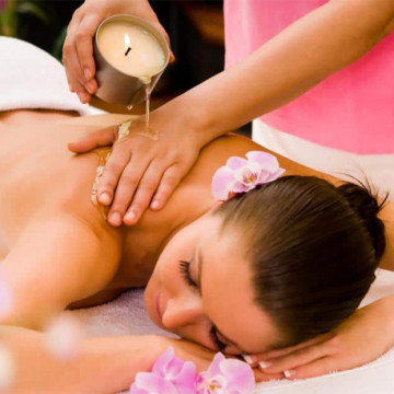 Aroma Candle Massage 