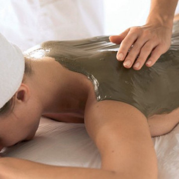 Packing Back Hot Stone Massage with Clay
